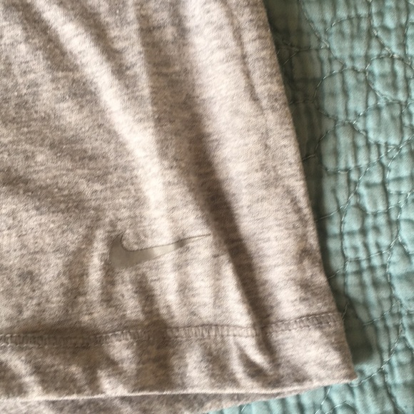 Nike racerback athletic tank - Picture 3 of 4